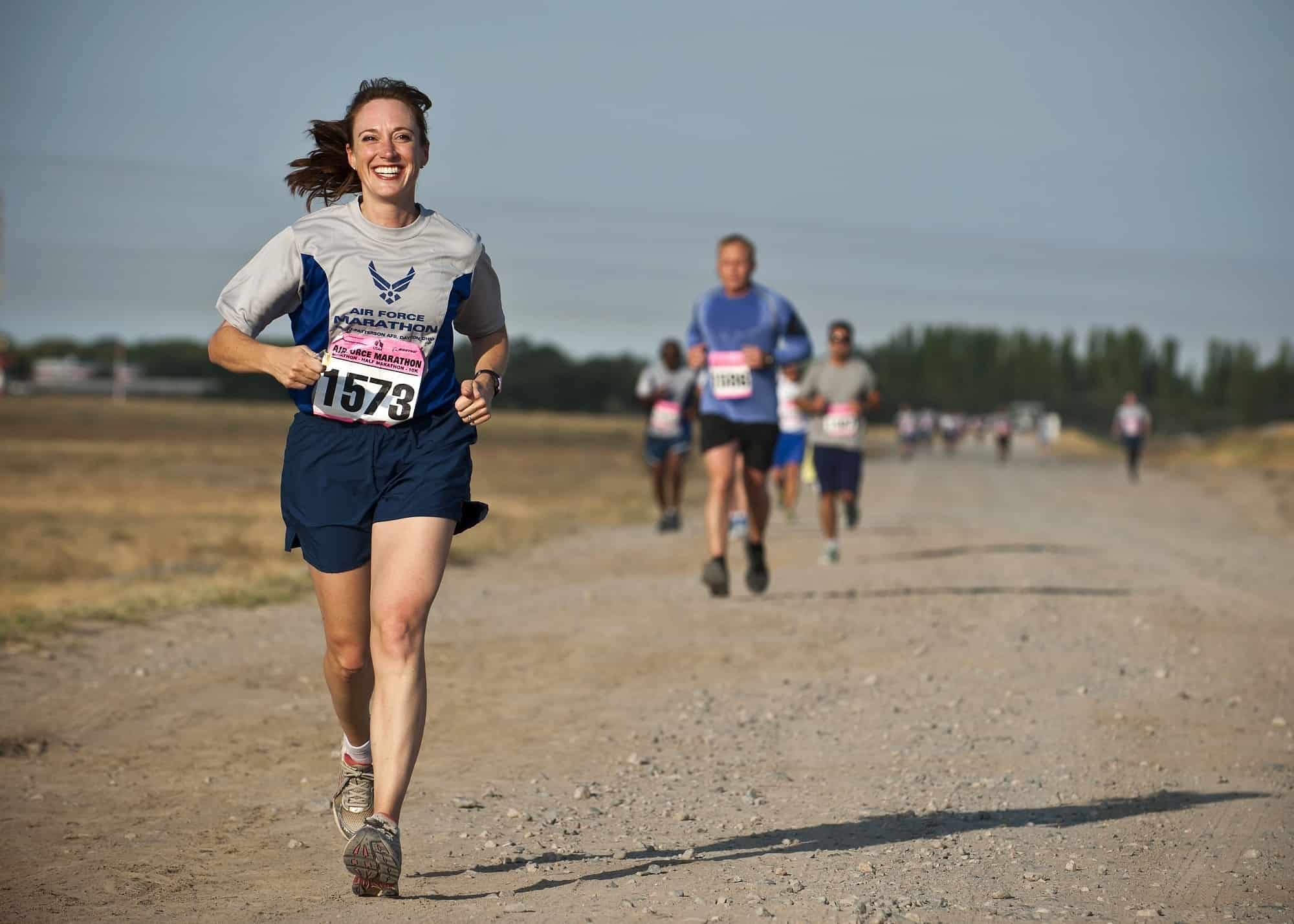 athletes-cardio-dirt-road-34495 Les marathoniens n'ont pas plus d'arthrose que les autres