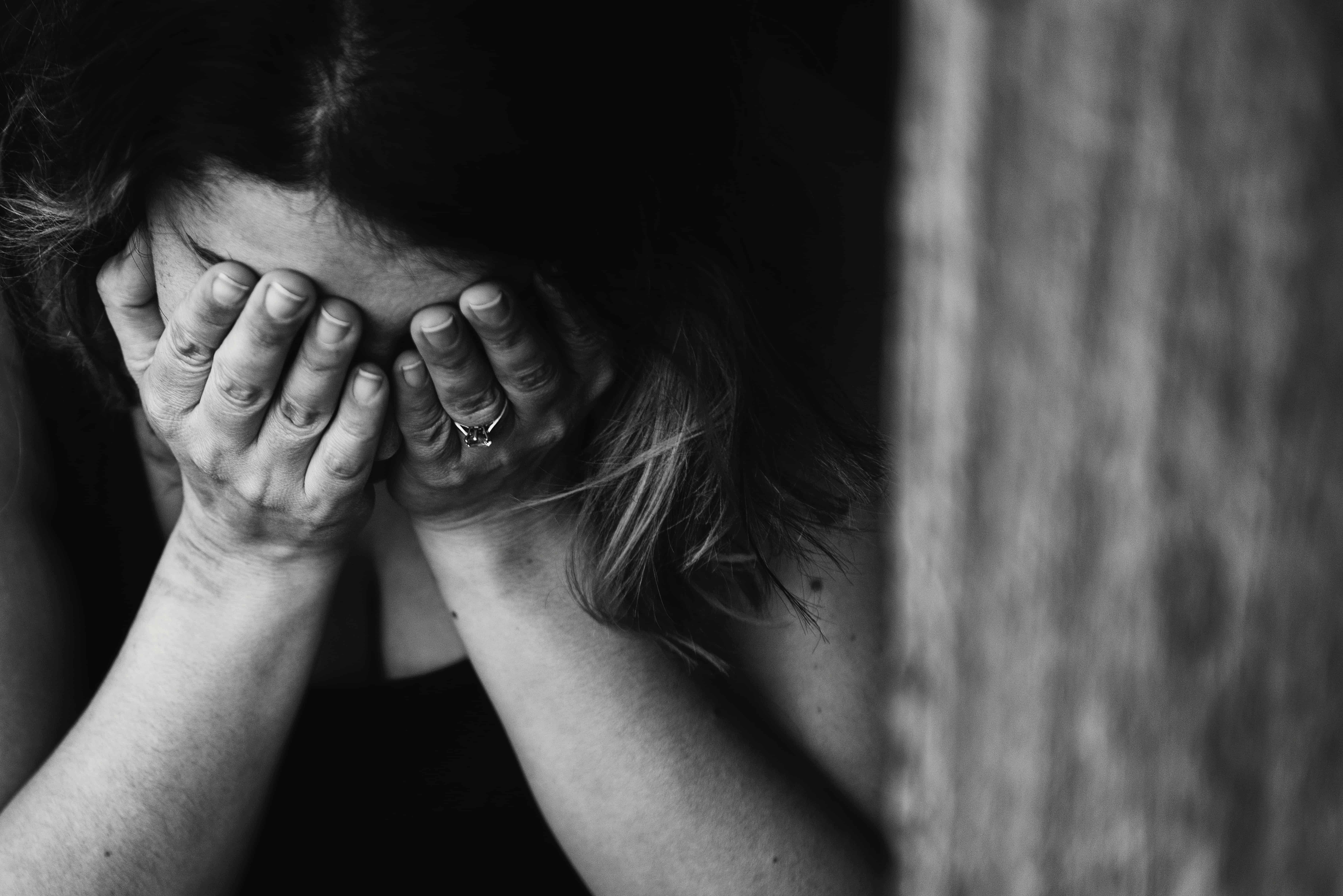 adult-alone-anxious-568027
