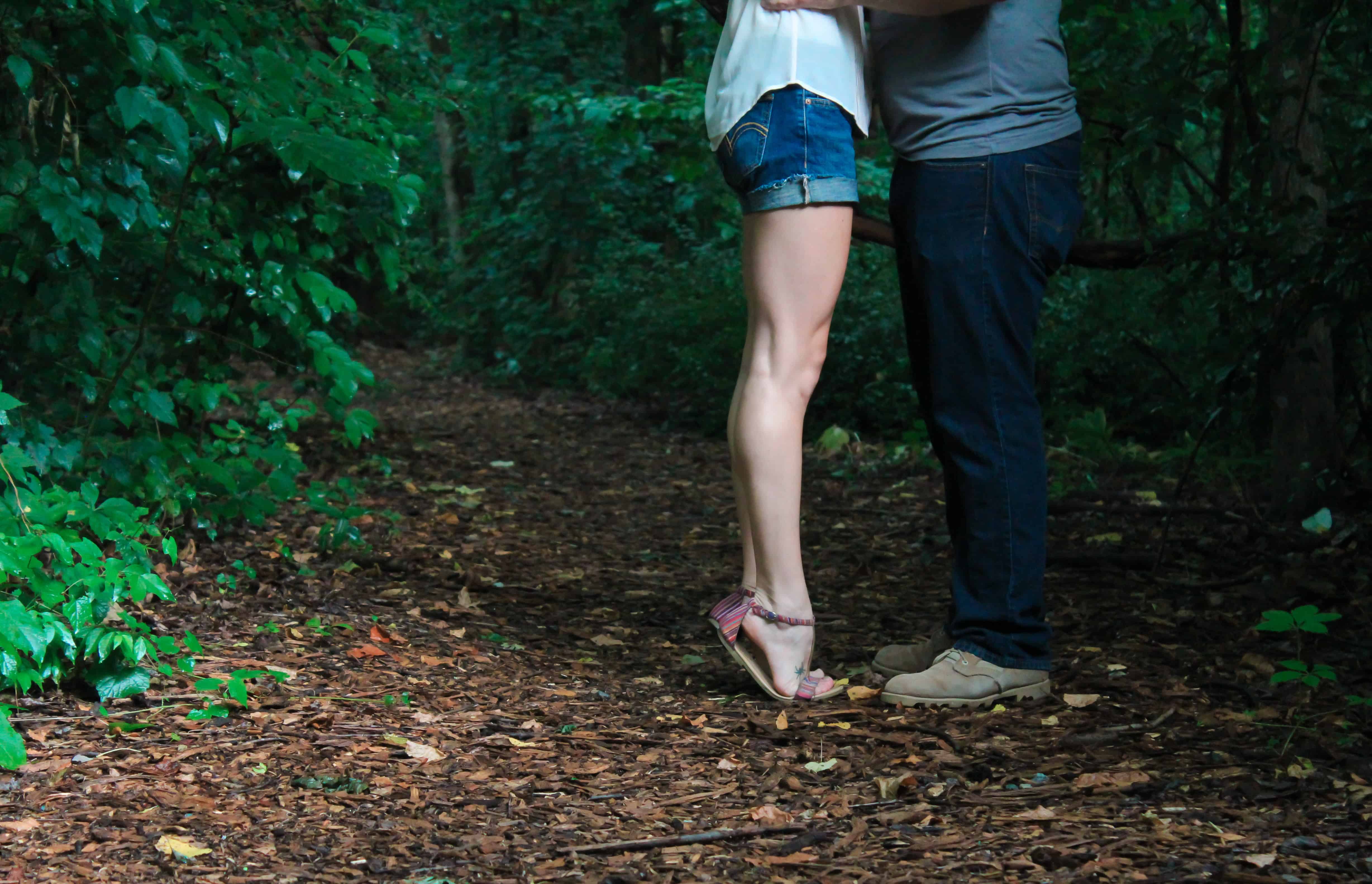 couple-engagement-kissing-18396