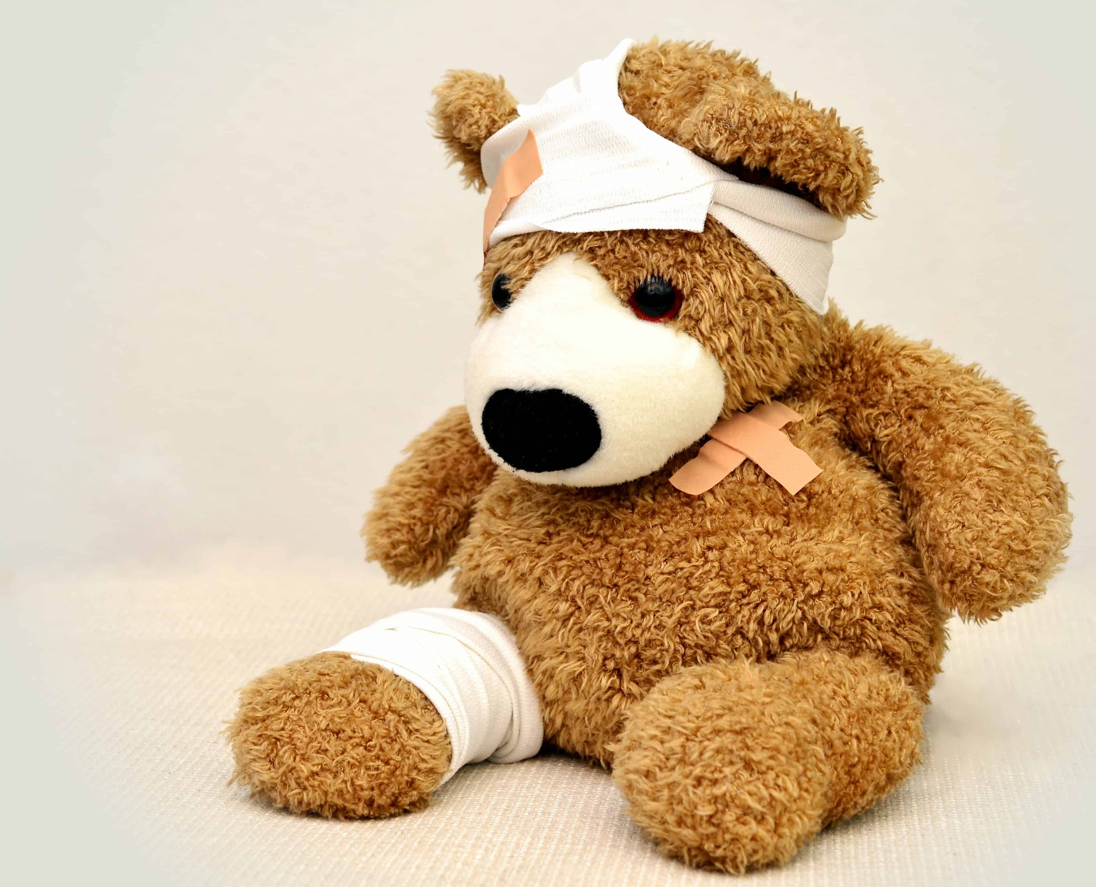 band-aid-bandages-hurt-42230 Ours en peluche blessé